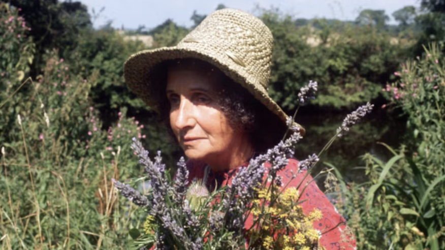 Juliette of the Herbs